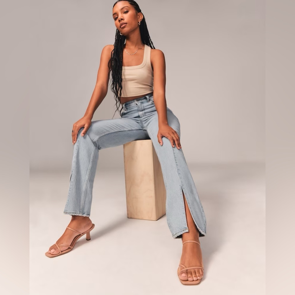 Abercrombie and Fitch Curve Love Ultra High Rise 90s Straight Jean 8 short